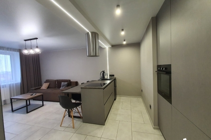 Рядом амфитеатр, ВГМУ, ВГАВМ, ВЦСК, военная часть