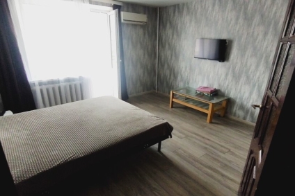 Напротив гостиницы Лучеса